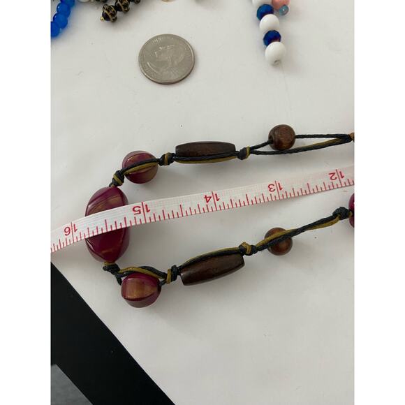 Maroon acrylic and wood long cord necklace - Picture 4 of 4